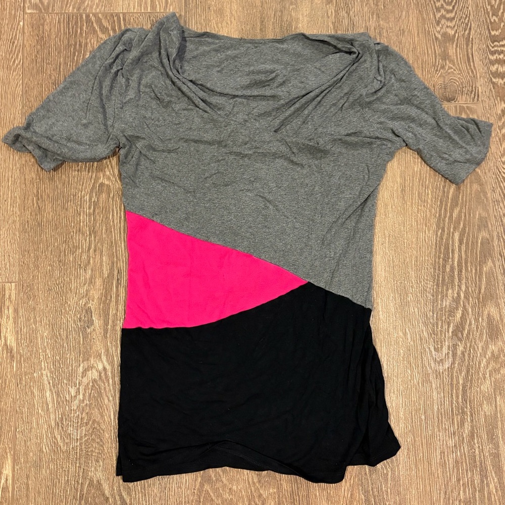 Color block top for date